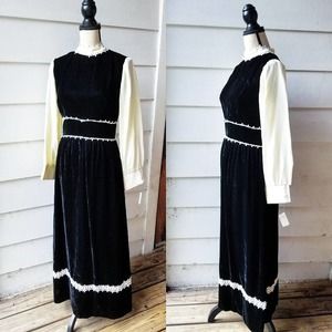 1970s Black Velvet Dress with White Trim || Medium || New with Tags